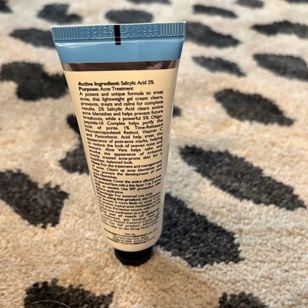 Peter Thomas Roth Goodbye Acne Treatment Gel - Blue and White - Picture 2 of 2
